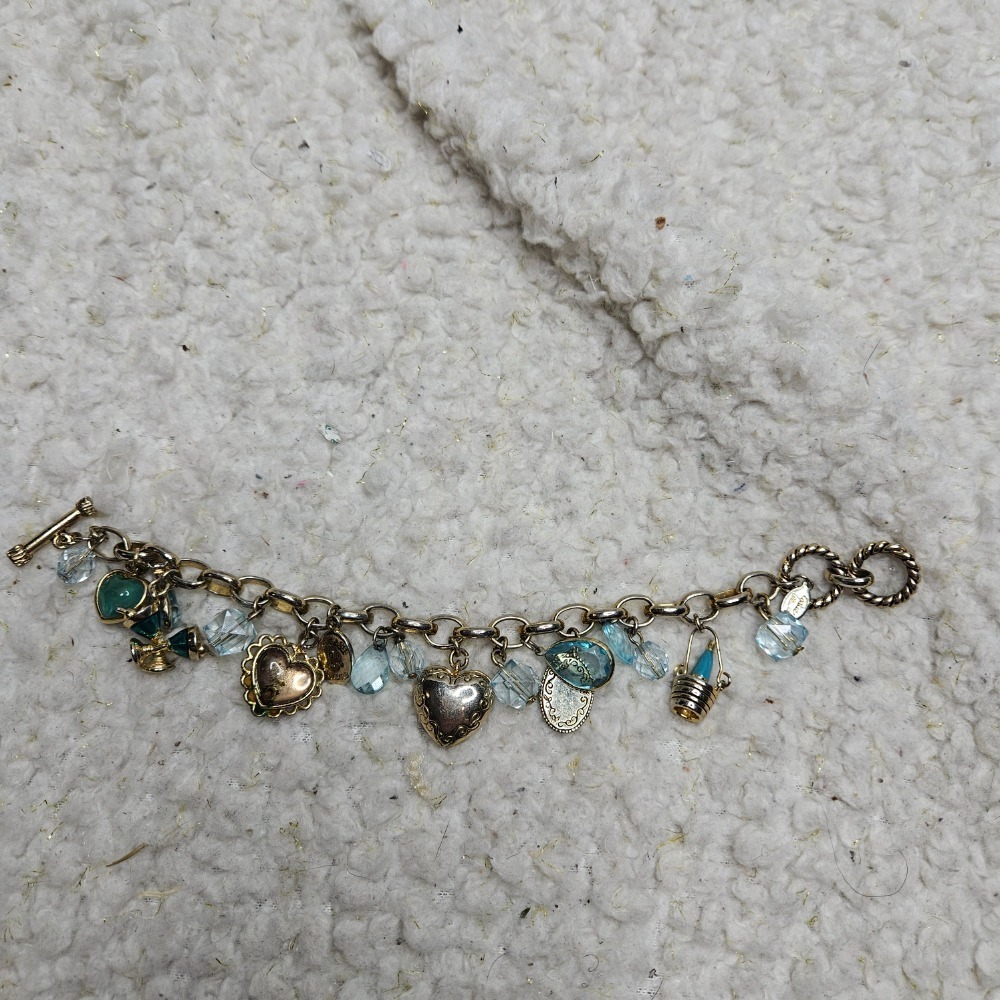 Cookie‎ Lee Blue Celebration Vacation Themed Charm Bracelet